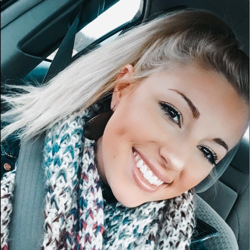 Meet your Posher, Lauren